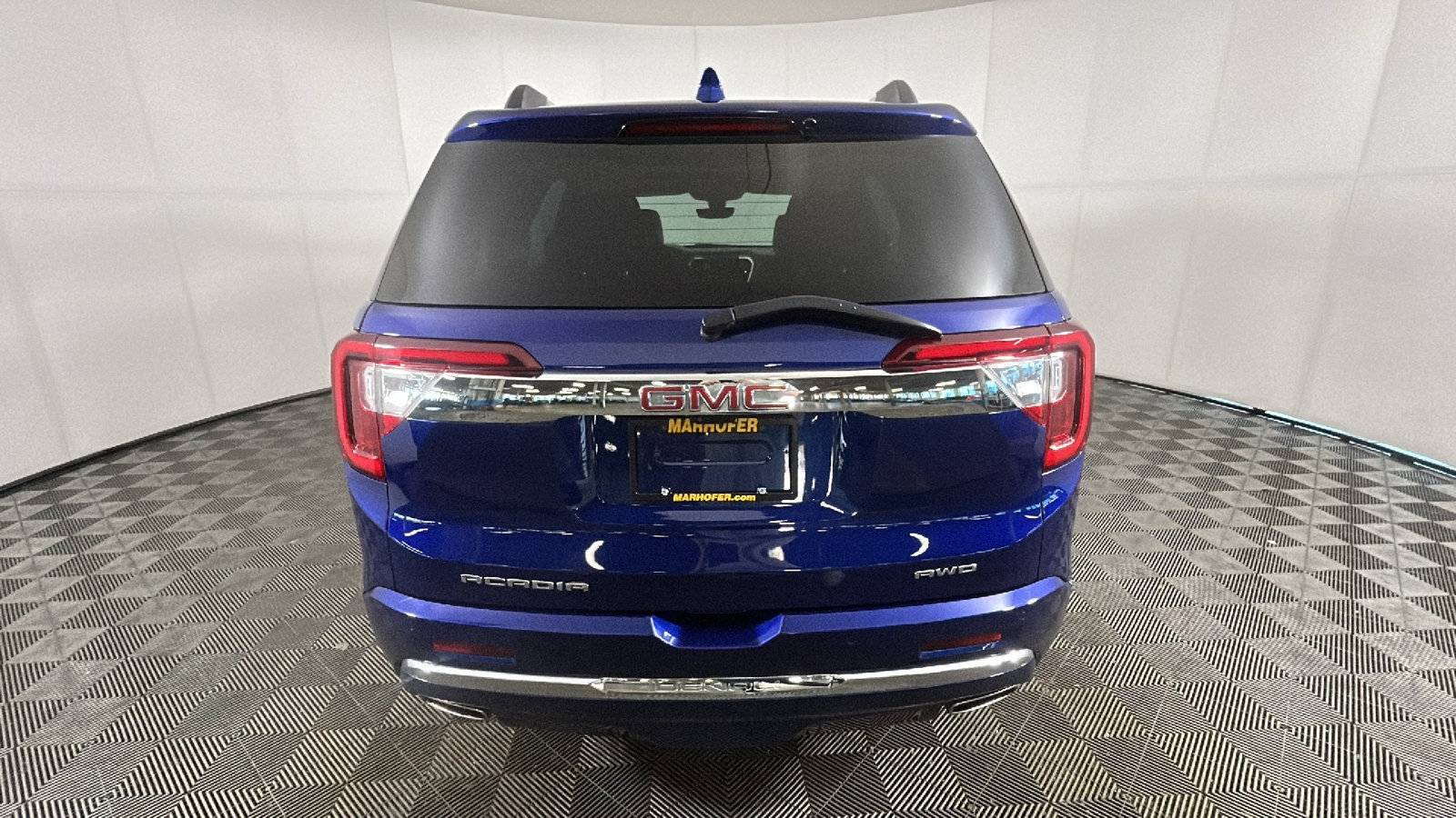 Used 2023 GMC Acadia Denali w/ Denali Technology Package AWD/4WD image 4