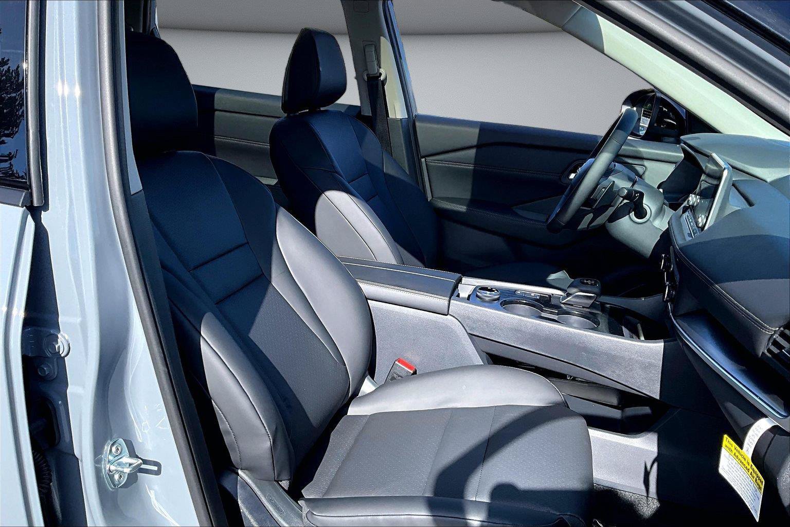 New 2026 Nissan Rogue Dark Armor AWD/4WD image 12