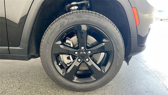 Used 2023 Jeep Grand Cherokee L Limited w/ Black Appearance Package image 50