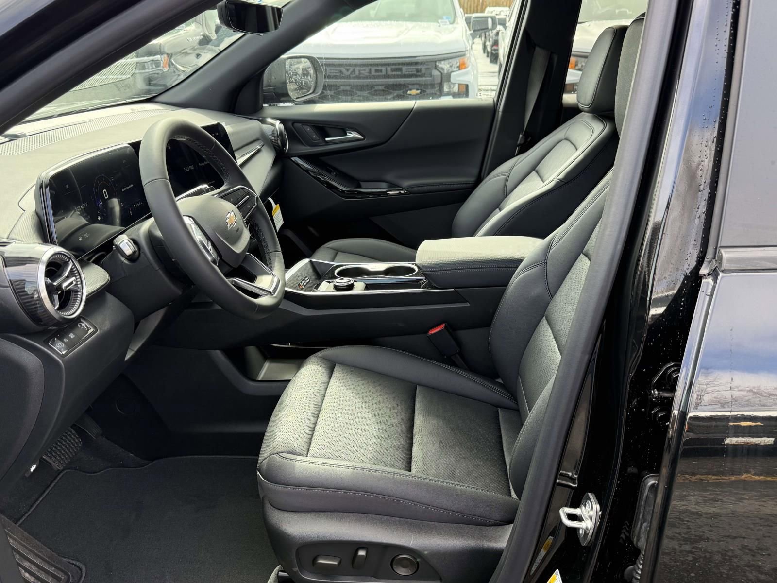 New 2026 Chevrolet Equinox LT w/ Convenience Package II FWD image 19