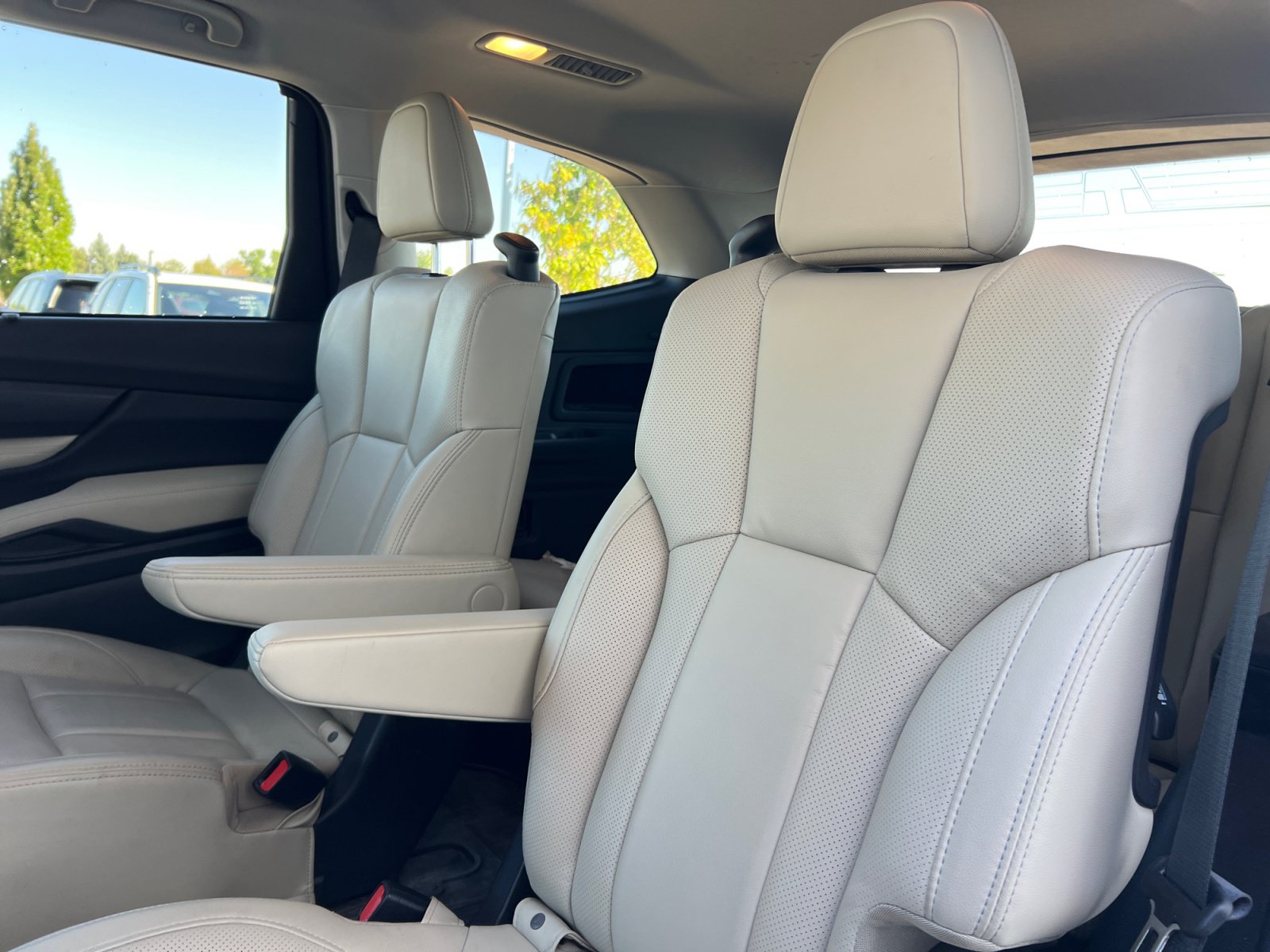 Used 2023 Subaru Ascent Limited AWD/4WD image 17