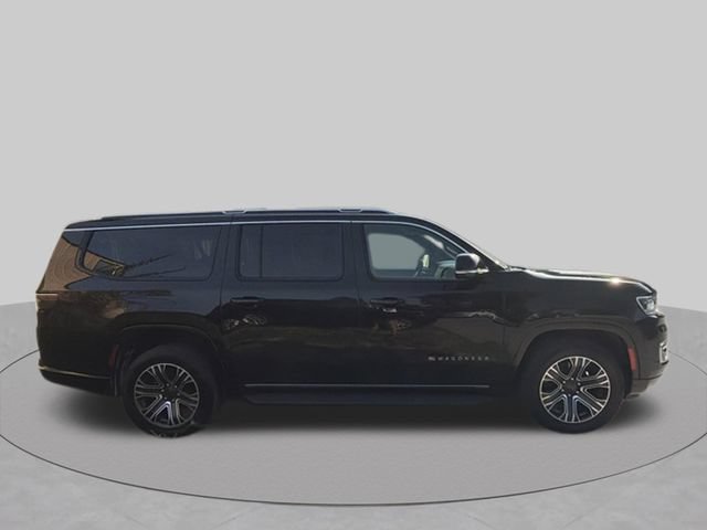 Used 2024 Jeep Wagoneer L Series II w/ Flexible Seating Group AWD/4WD image 2