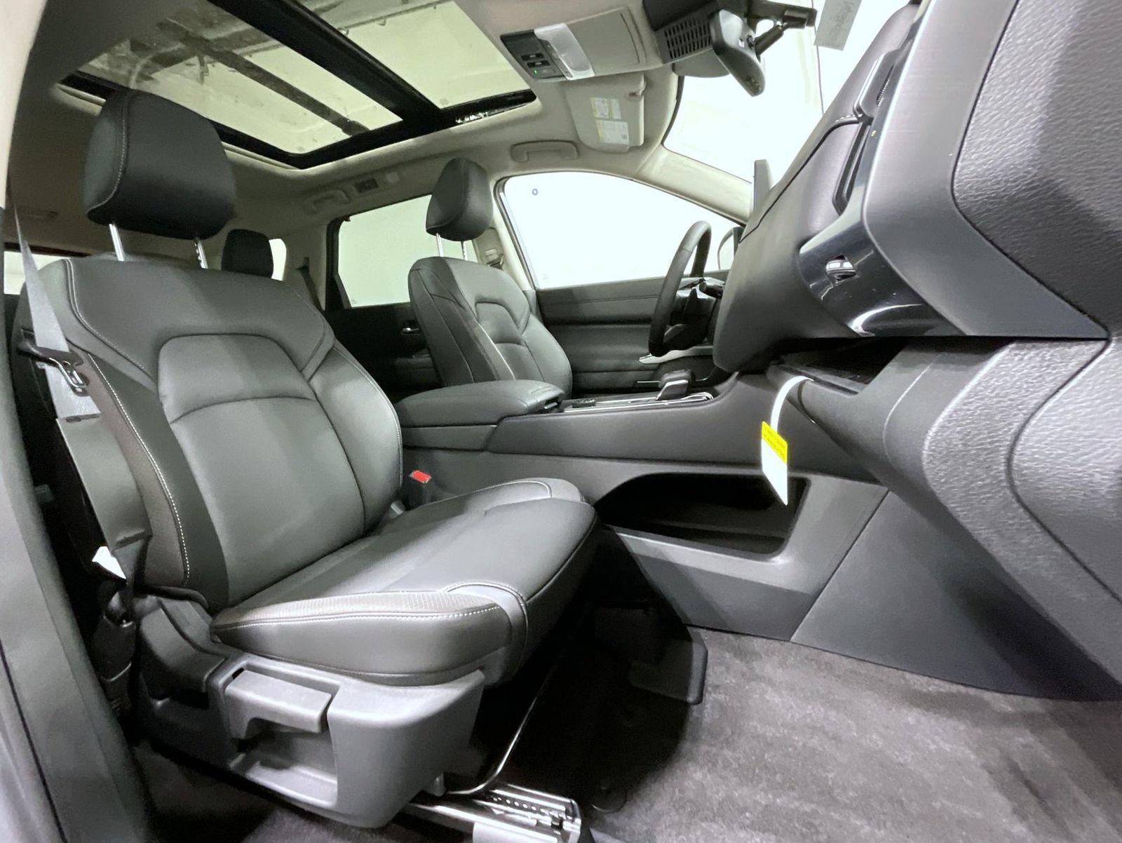 New 2026 Nissan Pathfinder SL w/ SL Premium Package AWD/4WD image 16