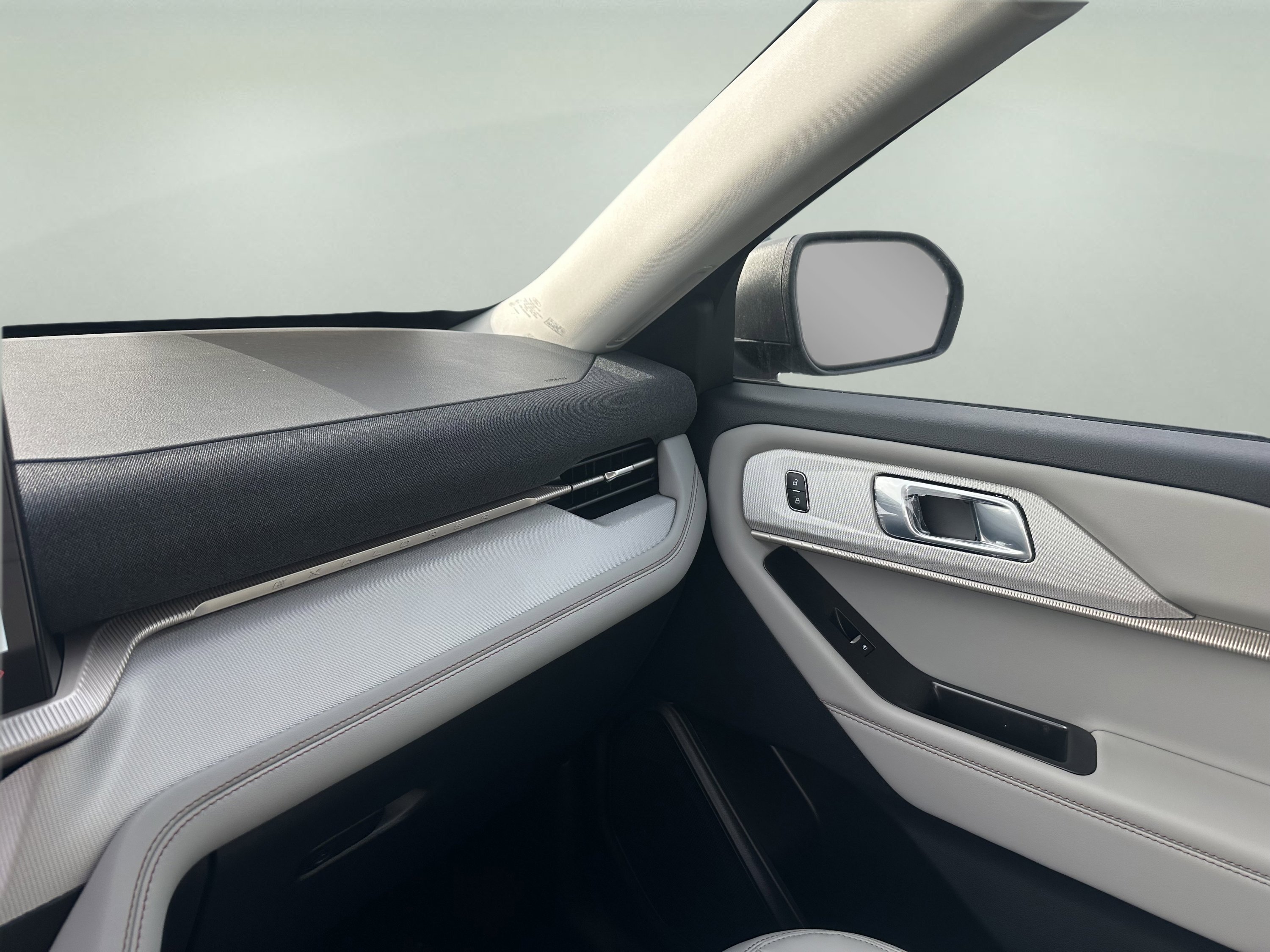 New 2026 Ford Explorer Active w/ Active Comfort Package image 17