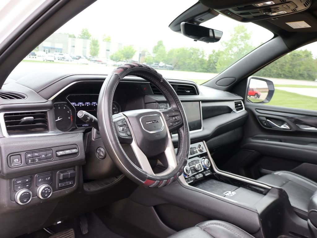 Used 2021 GMC Yukon Denali w/ Denali Ultimate Package AWD/4WD image 13