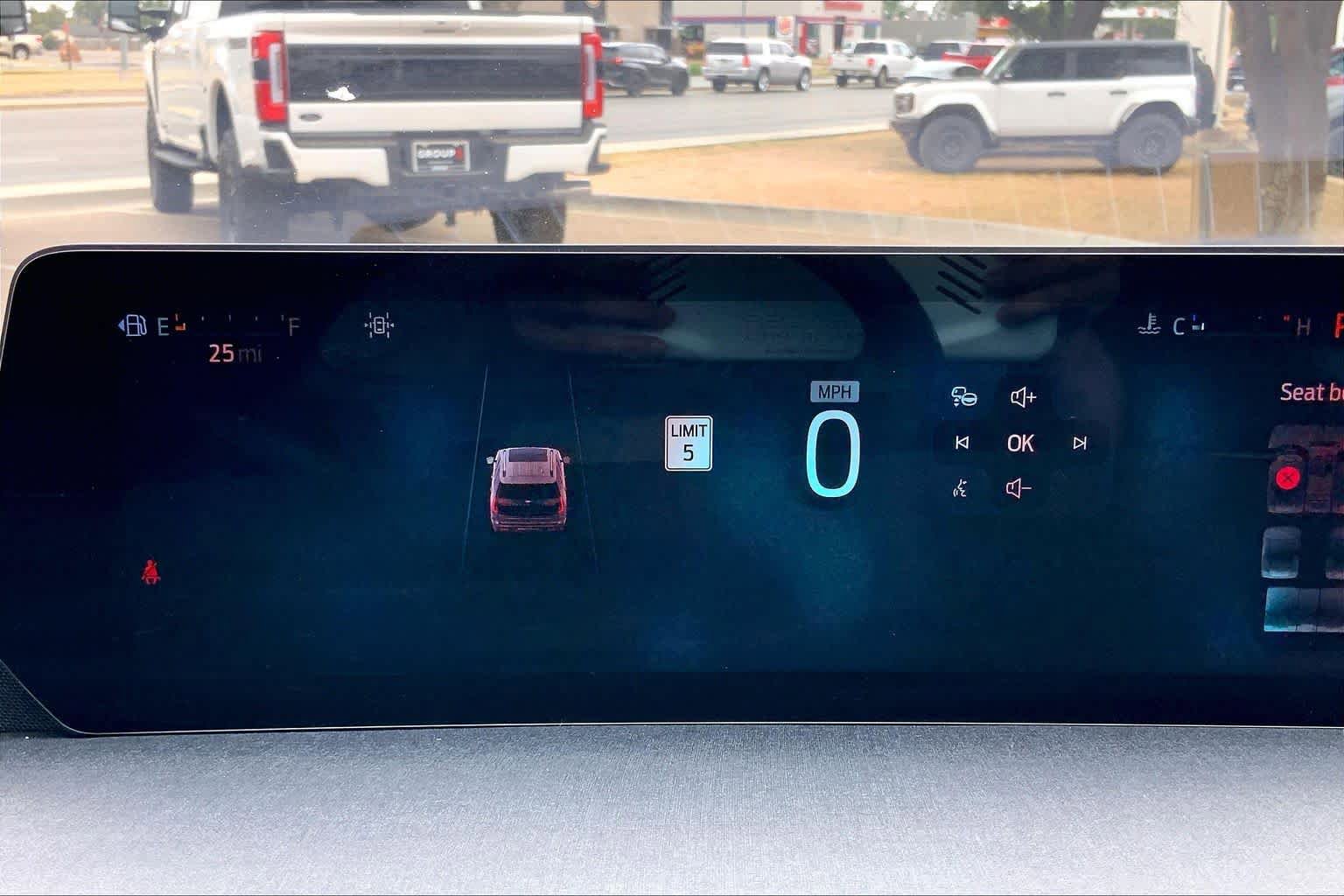 Used 2025 Ford Expedition Active RWD image 26