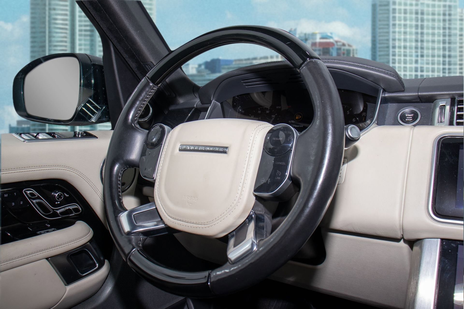 Used 2018 Land Rover Range Rover HSE image 22