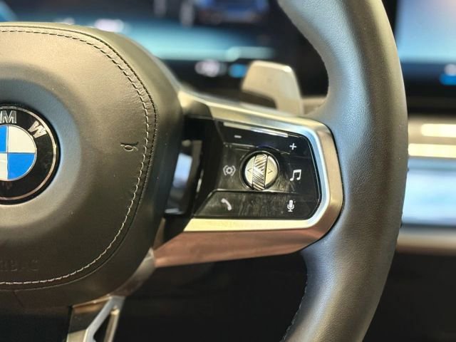 Used 2025 BMW 760i xDrive w/ Executive Package image 68