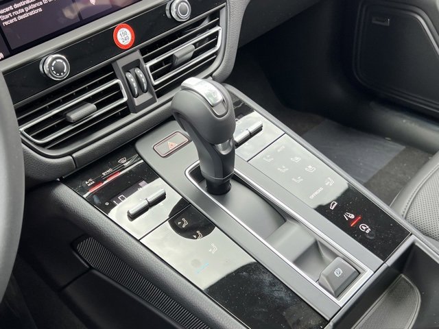New 2025 Porsche Macan image 45