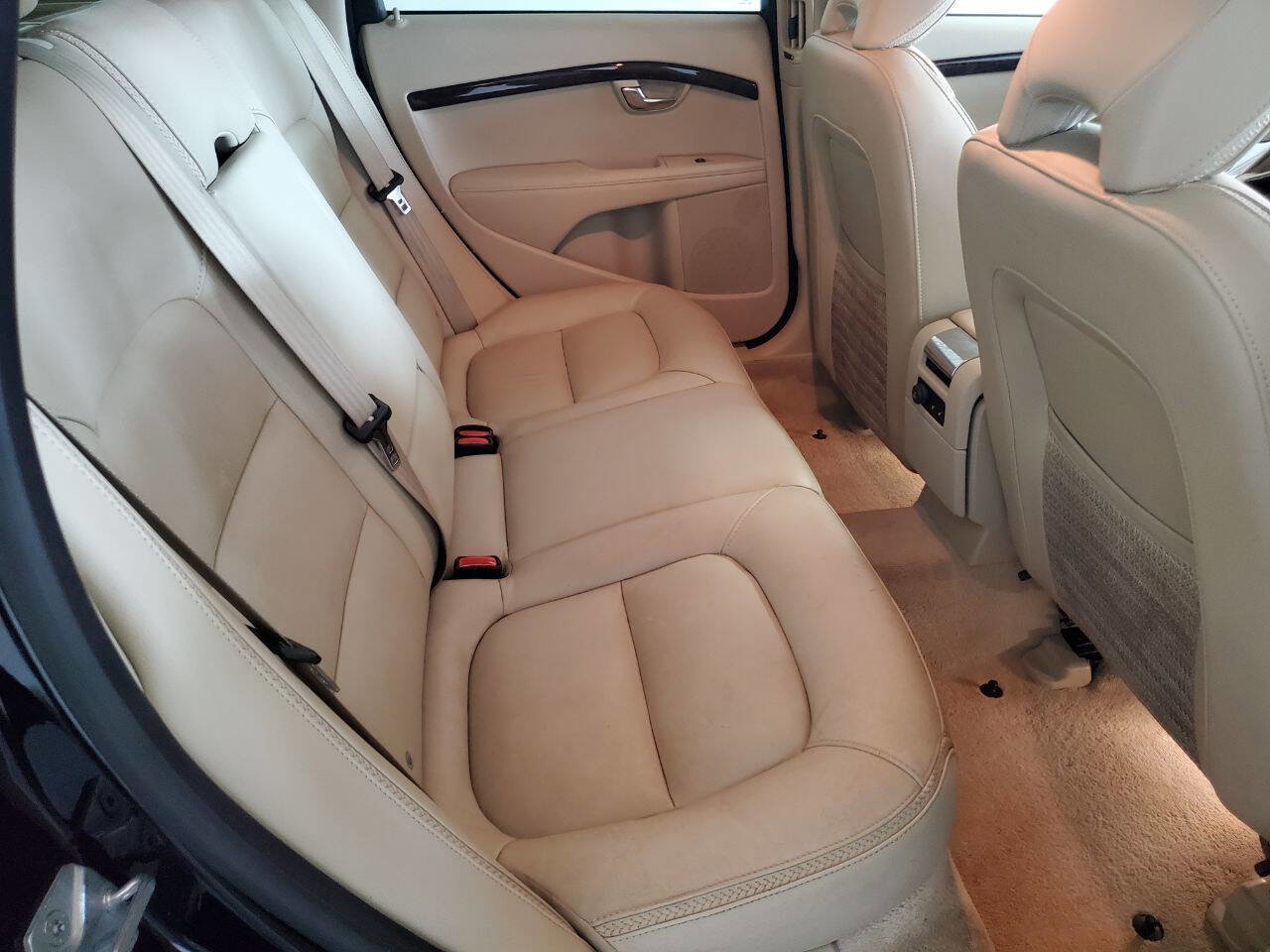 Used 2016 Volvo XC70 T5 Platinum w/ Climate Package image 17