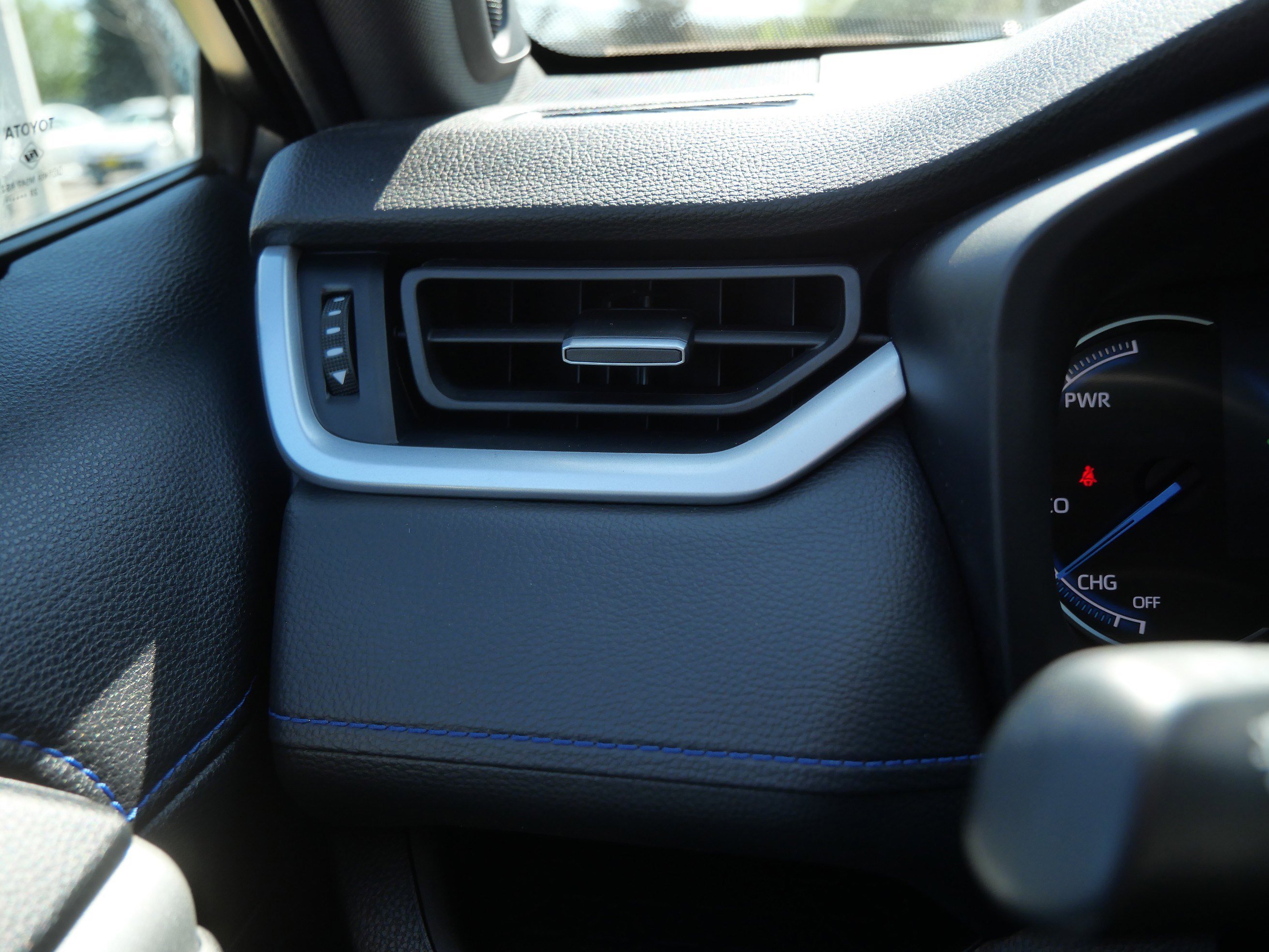 Used 2021 Toyota RAV4 XSE w/ XSE Grade Weather Package AWD/4WD image 27