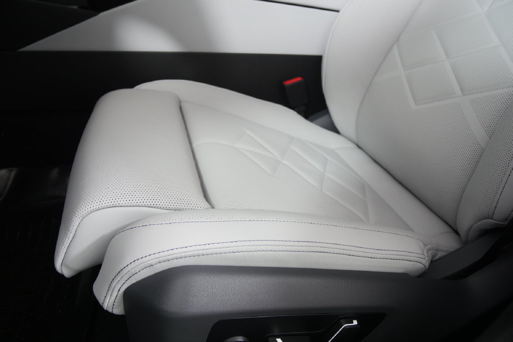 New 2027 BMW 530i w/ M Sport Package RWD image 9