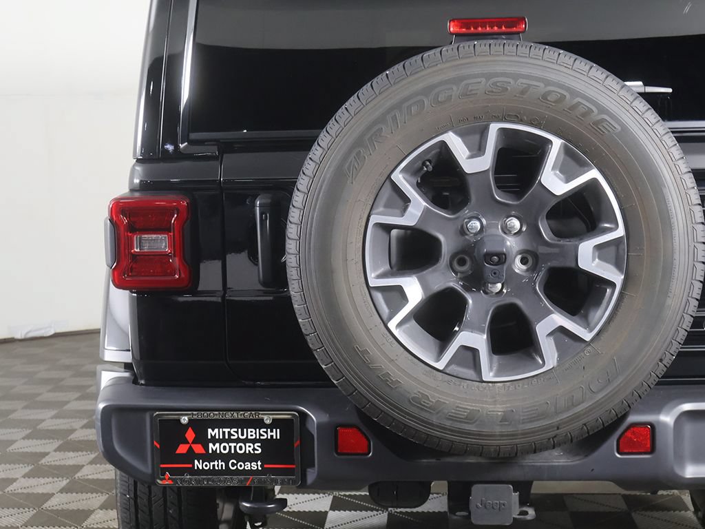 Used 2024 Jeep Wrangler Unlimited Sahara w/ Technology Group AWD/4WD image 15