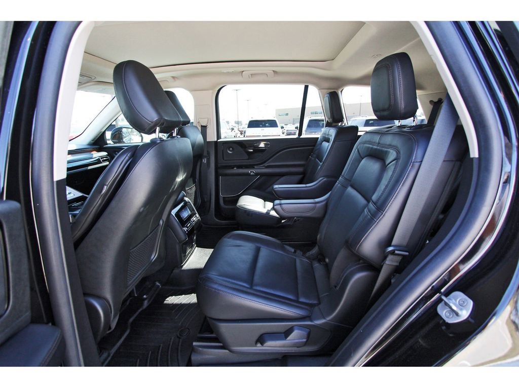 Used 2023 Lincoln Aviator Reserve w/ Equipment Group 201A RWD image 11