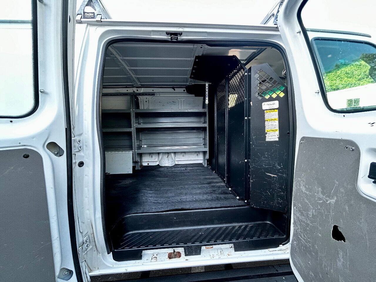 Used 2014 Ford E-250 and Econoline 250 w/ Power Group RWD image 16