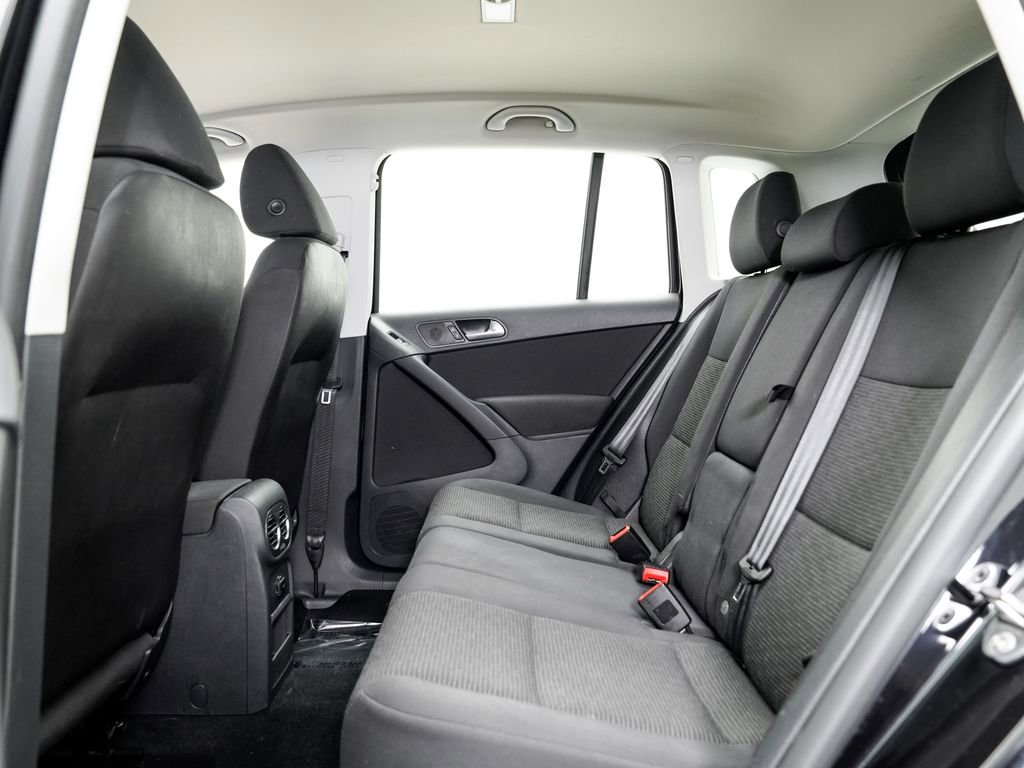 Used 2013 Volkswagen Tiguan S image 22