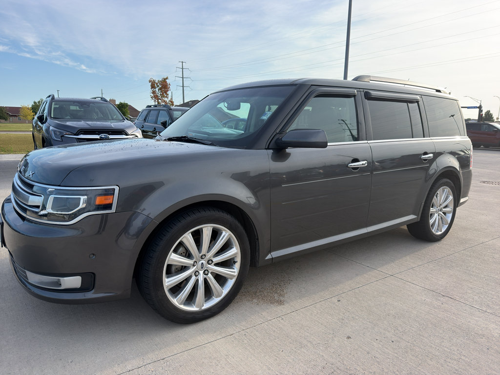 Used 2019 Ford Flex Limited w/ Equipment Group 303A AWD/4WD image 2