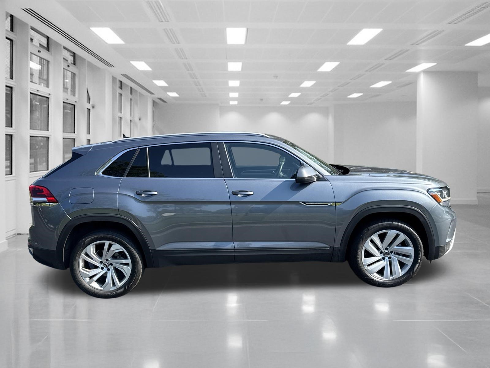 Used 2020 Volkswagen Atlas Cross Sport SEL AWD/4WD image 4