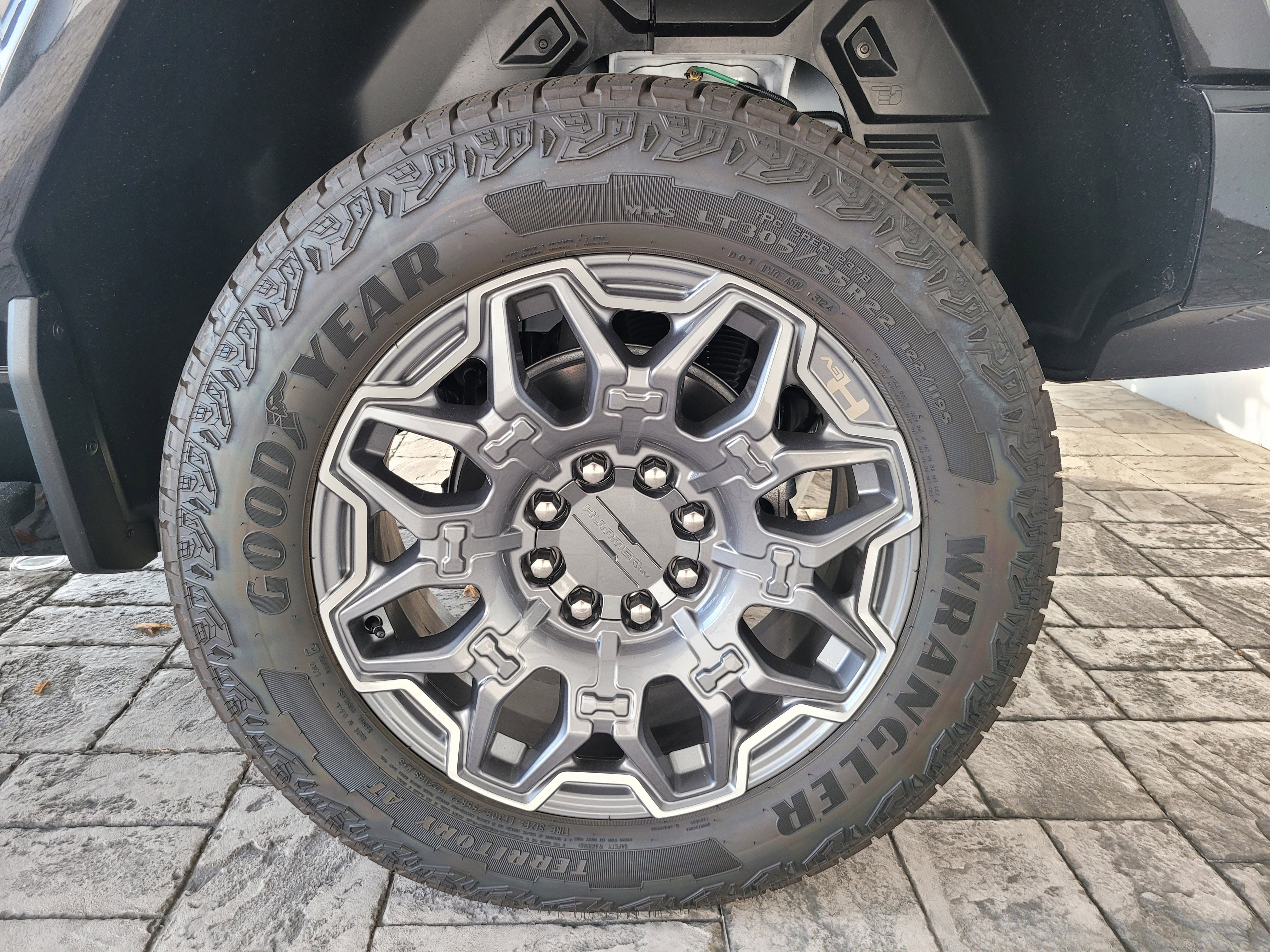 Used 2025 GMC Hummer EV 3X AWD/4WD image 7