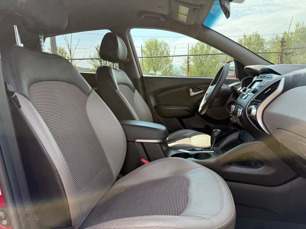 Used 2013 Hyundai Tucson GLS image 10