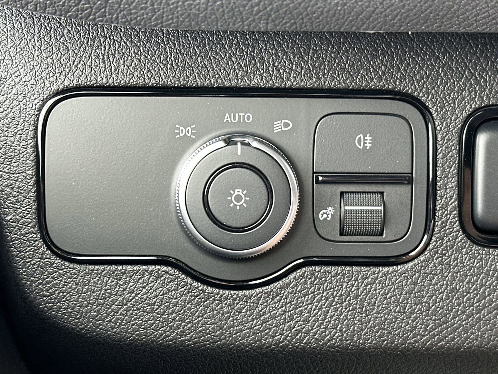 Used 2023 Mercedes-Benz Sprinter 3500 image 22