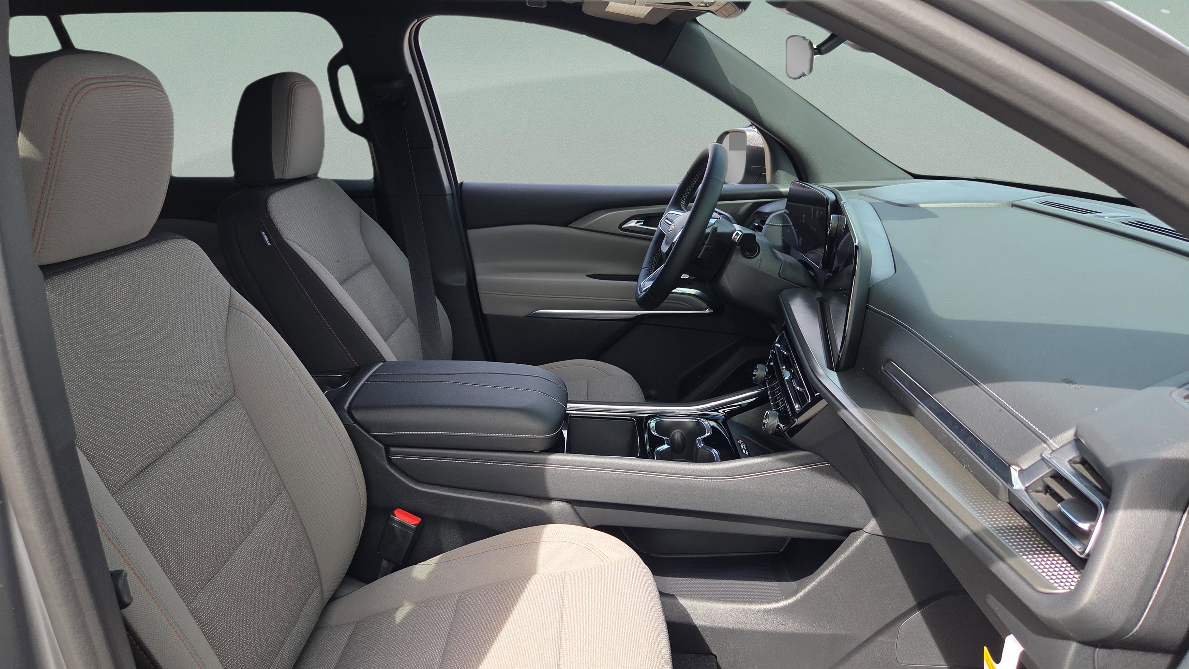 New 2026 Chevrolet Traverse LT w/ Driver Confidence Package FWD image 24