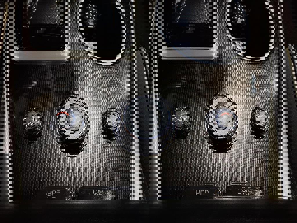 Used 2019 INFINITI QX60 Luxe w/ Essential Package image 10