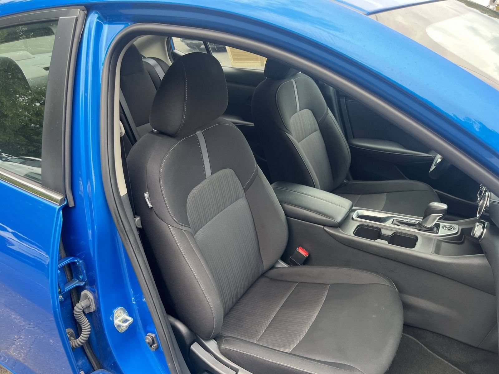 Used 2025 Nissan Sentra SV FWD image 37