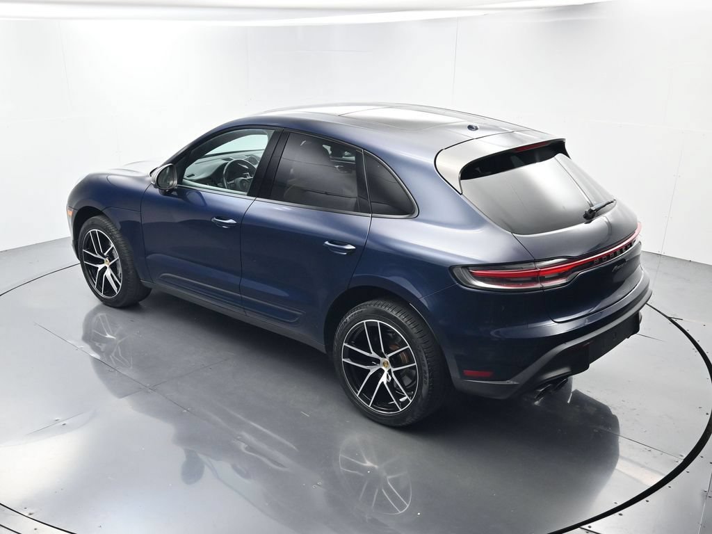 Certified 2023 Porsche Macan Turbo AWD/4WD image 33