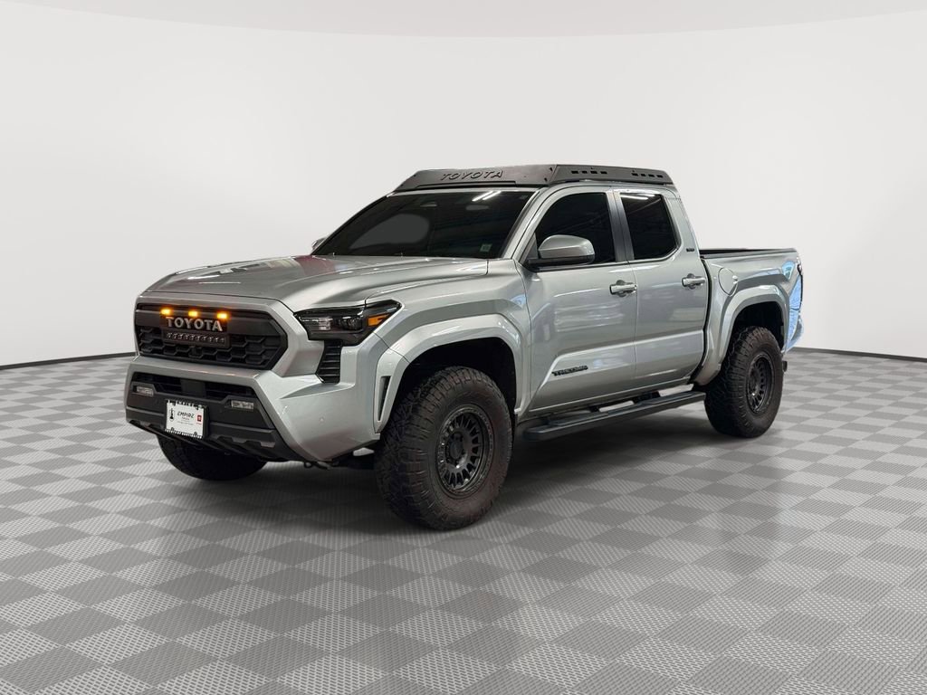 Used 2024 Toyota Tacoma SR5 AWD/4WD image 3