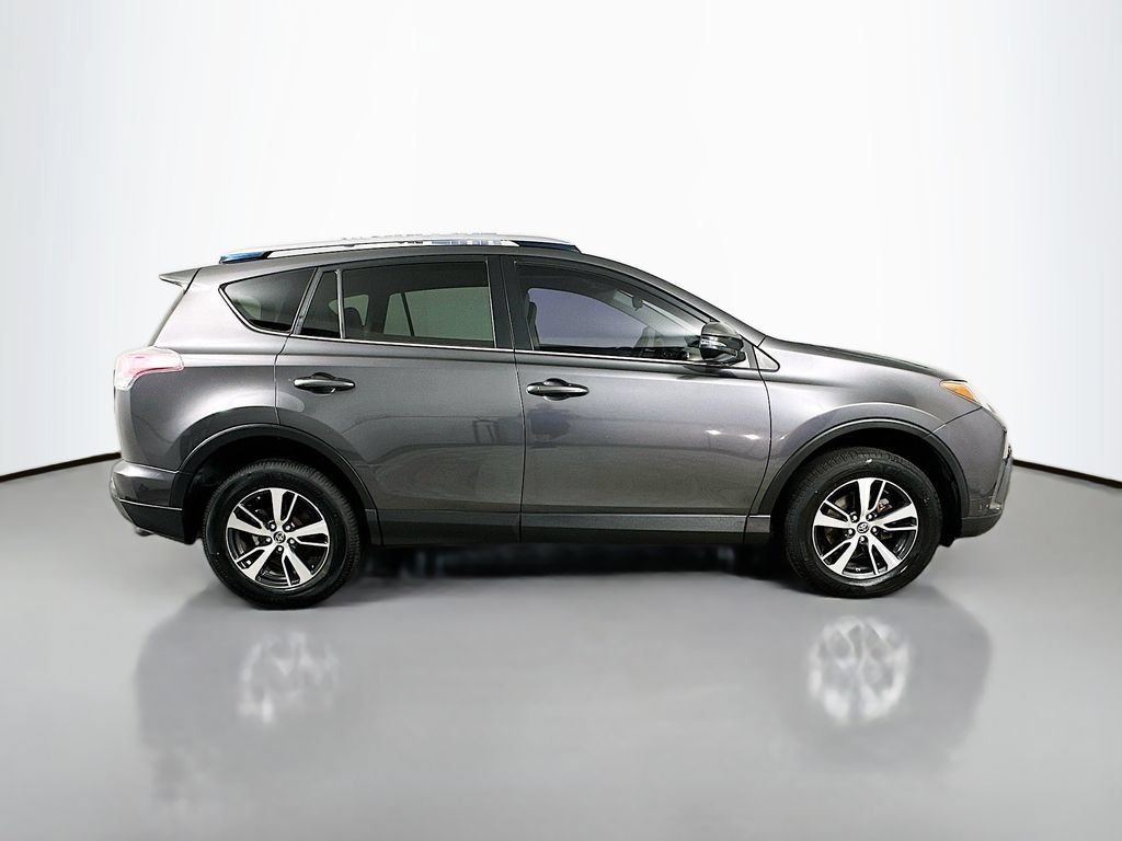 Used 2016 Toyota RAV4 XLE FWD image 9