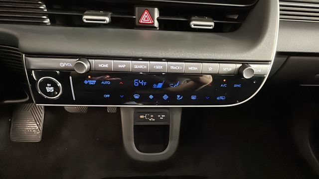 Certified 2025 Hyundai Ioniq 5 SEL AWD/4WD image 22