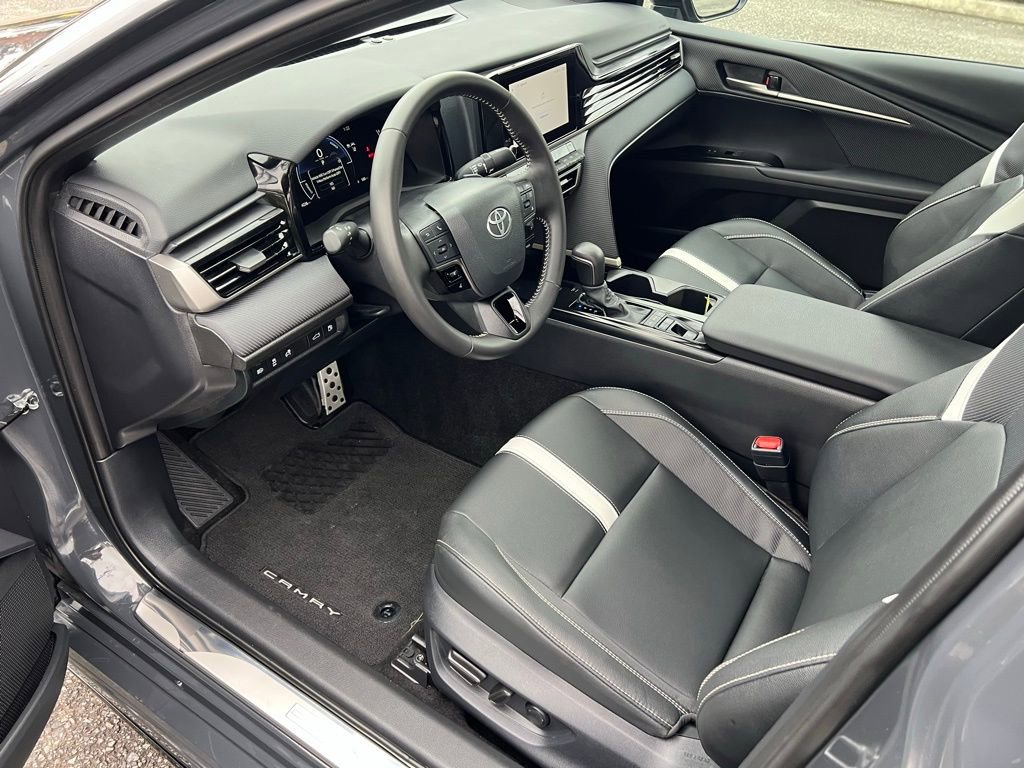 Used 2026 Toyota Camry SE w/ Convenience Package FWD image 12