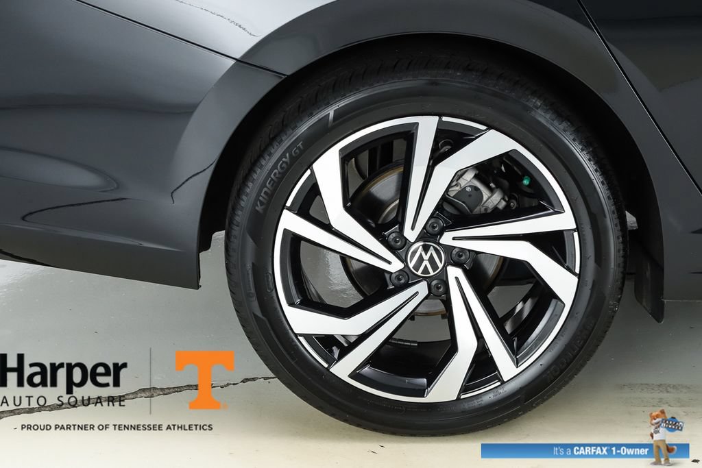 Used 2025 Volkswagen Jetta SEL FWD image 16
