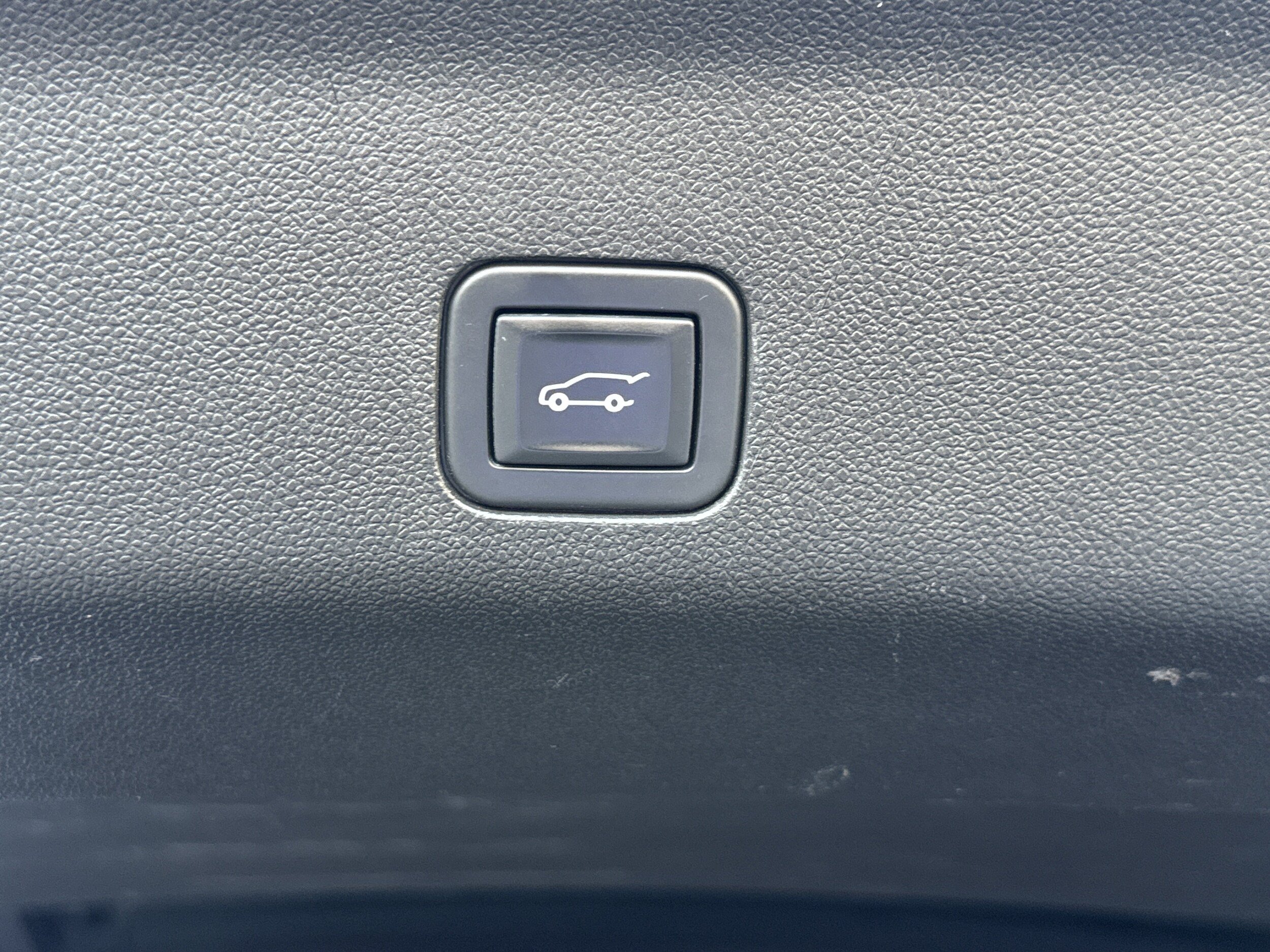 Used 2021 Chevrolet Tahoe Z71 AWD/4WD image 14