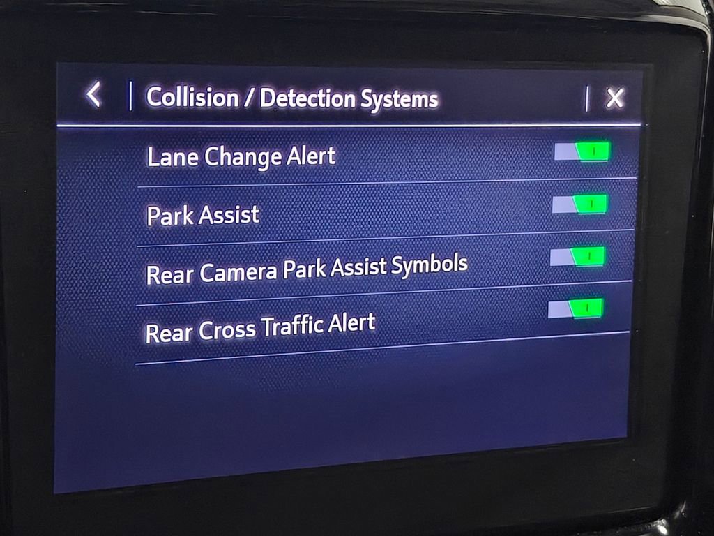 Used 2021 Chevrolet Traverse LT image 48