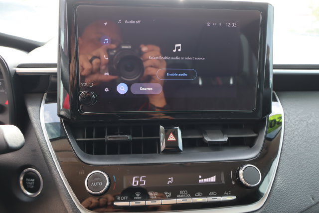 Used 2024 Toyota Corolla LE w/ LE Convenience Package FWD image 35