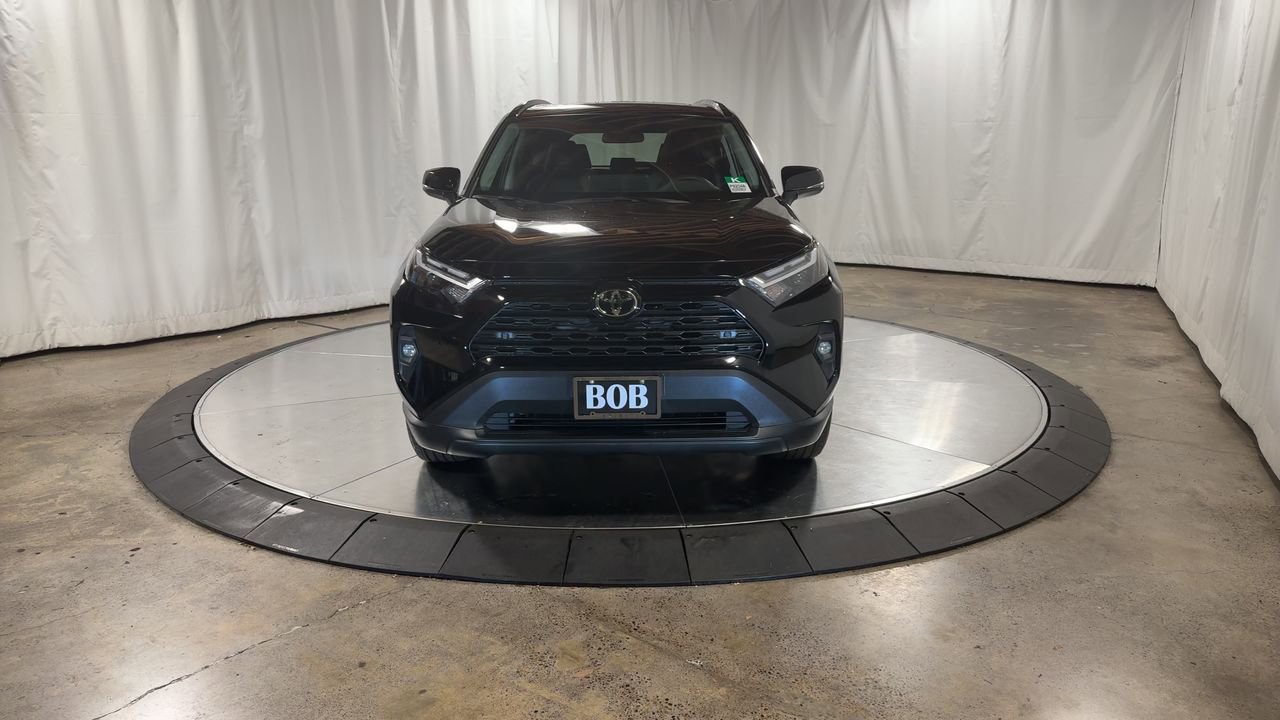 Used 2025 Toyota RAV4 XLE Premium image 5