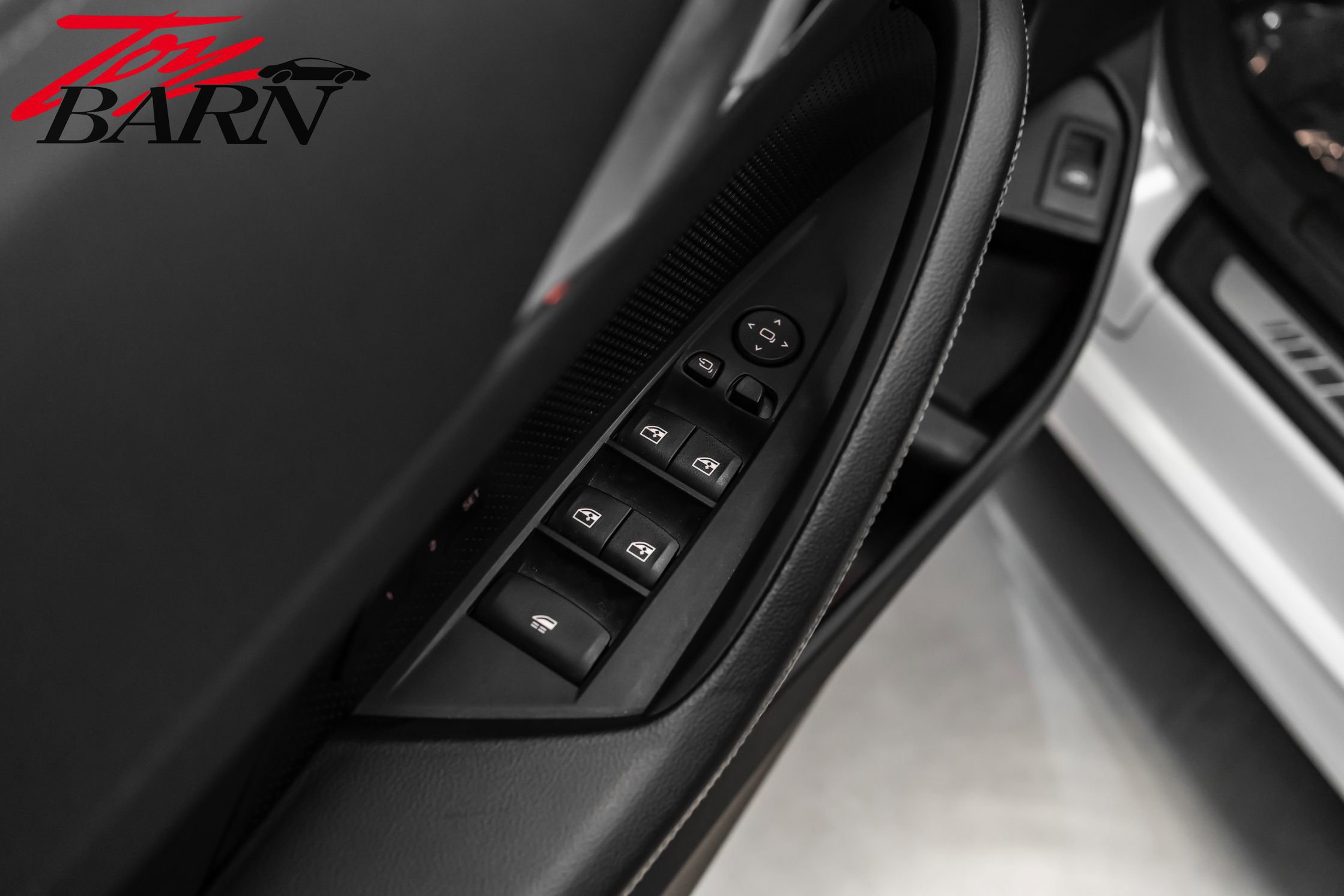 Used 2021 BMW M440i Convertible w/ Premium Package image 28