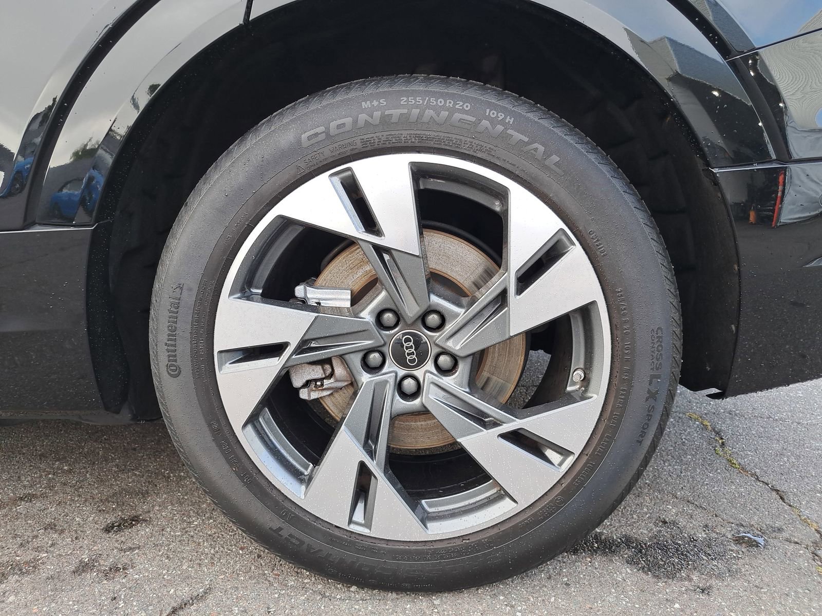 Certified 2023 Audi e-tron Premium Plus w/ Premium Plus Package AWD/4WD image 37