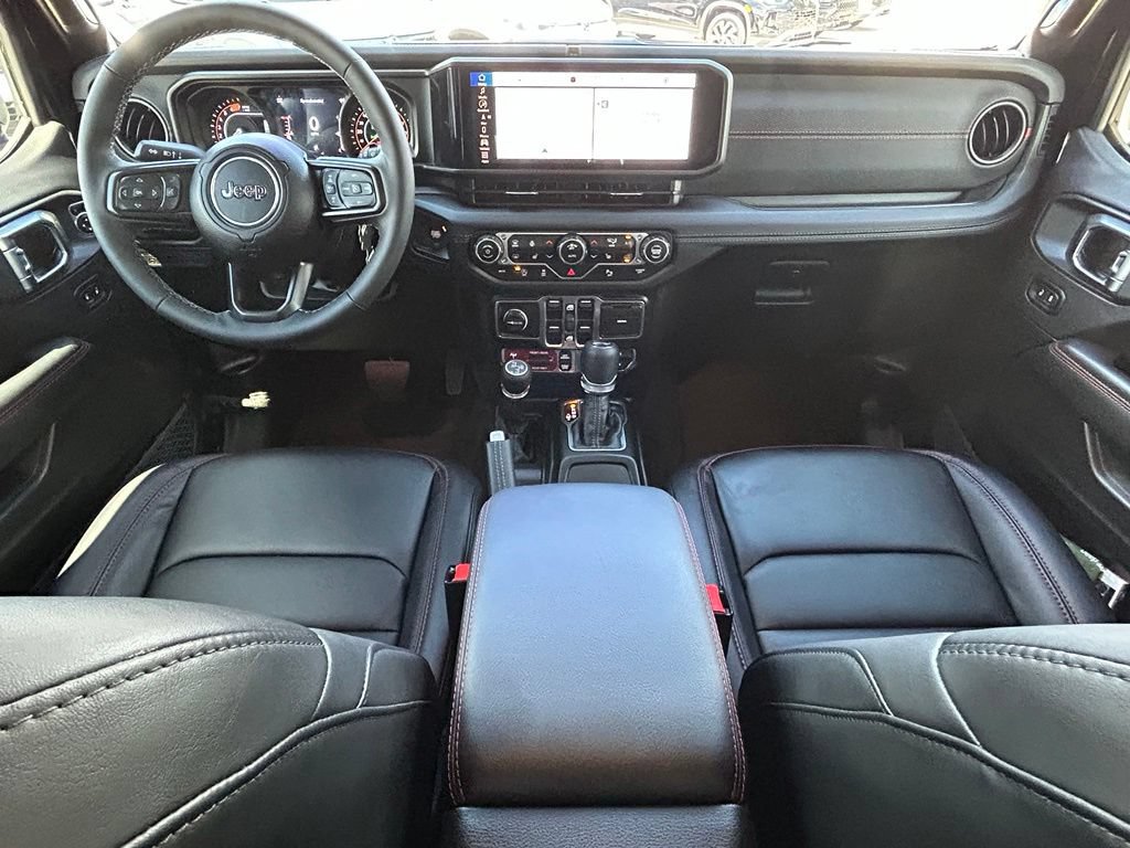 Used 2025 Jeep Wrangler Unlimited Rubicon AWD/4WD image 11