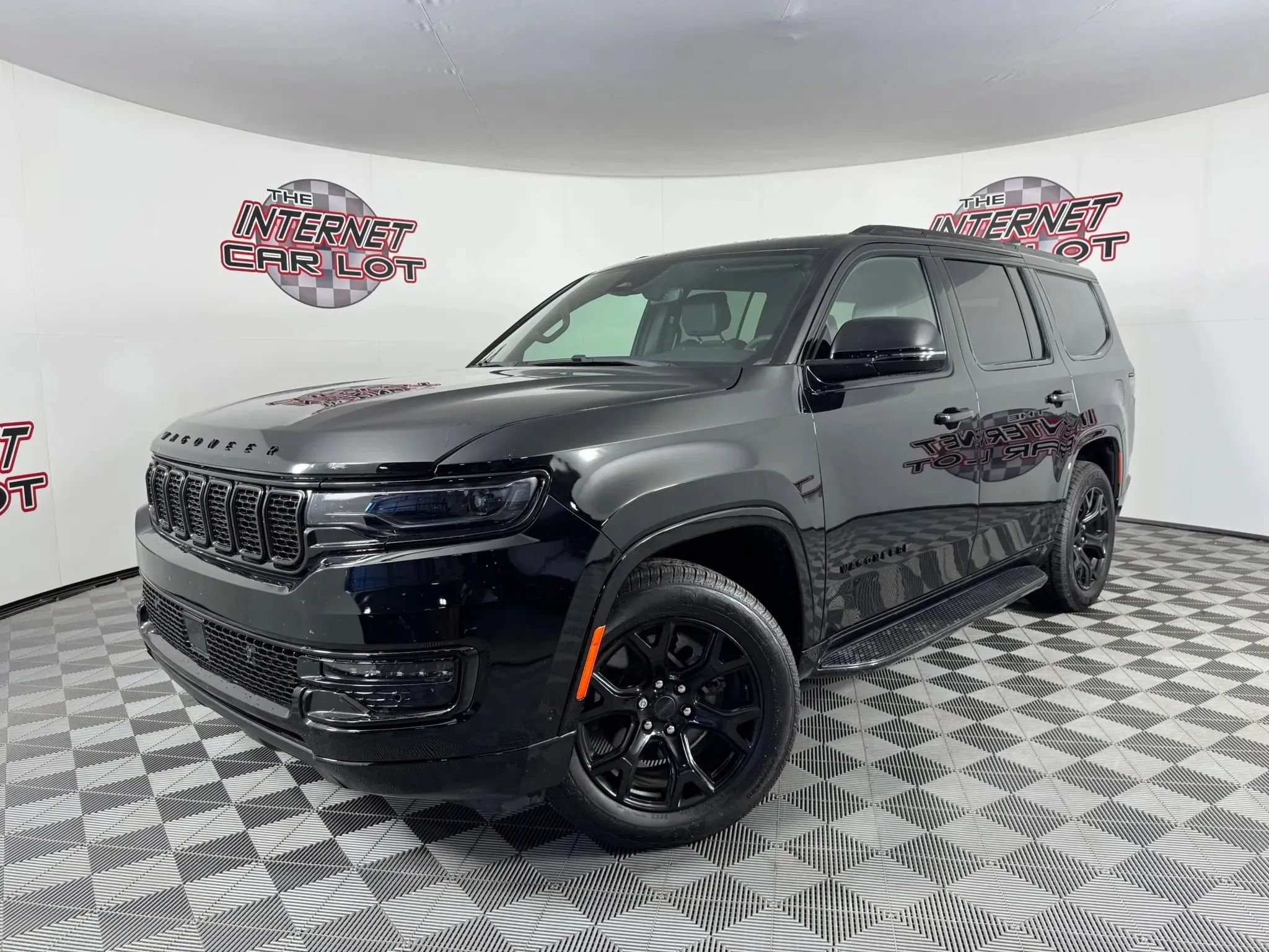 Used 2025 Jeep Wagoneer Series II AWD/4WD image 1