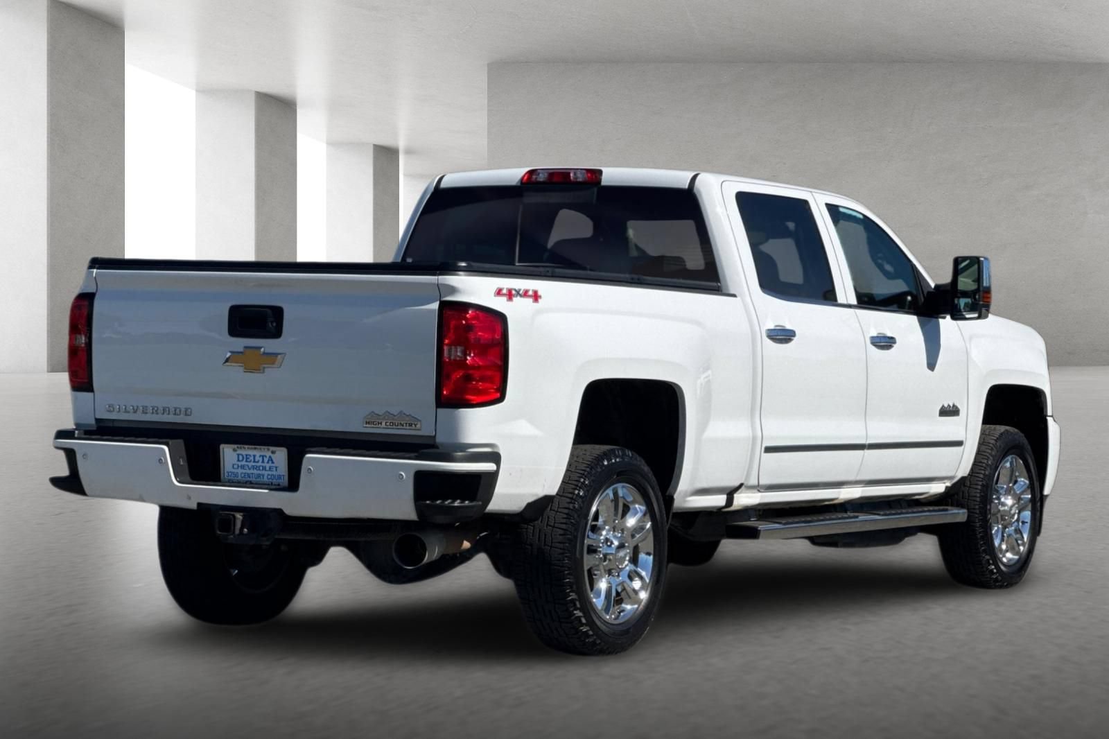 Used 2017 Chevrolet Silverado 2500 High Country w/ Duramax Plus Package AWD/4WD image 4