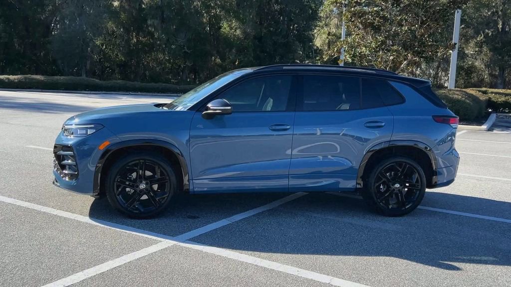 New 2026 Volkswagen Tiguan SE R-Line image 5