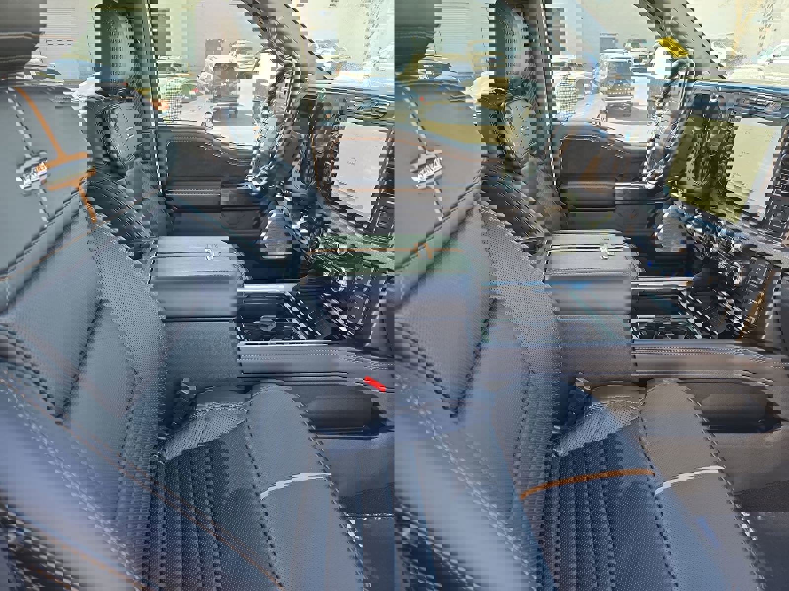 Used 2024 Ford F350 Platinum w/ FX4 Off-Road Package image 10