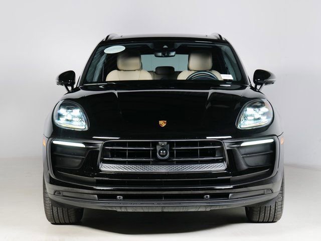 Certified 2025 Porsche Macan 2.0L I4 Turbo image 6