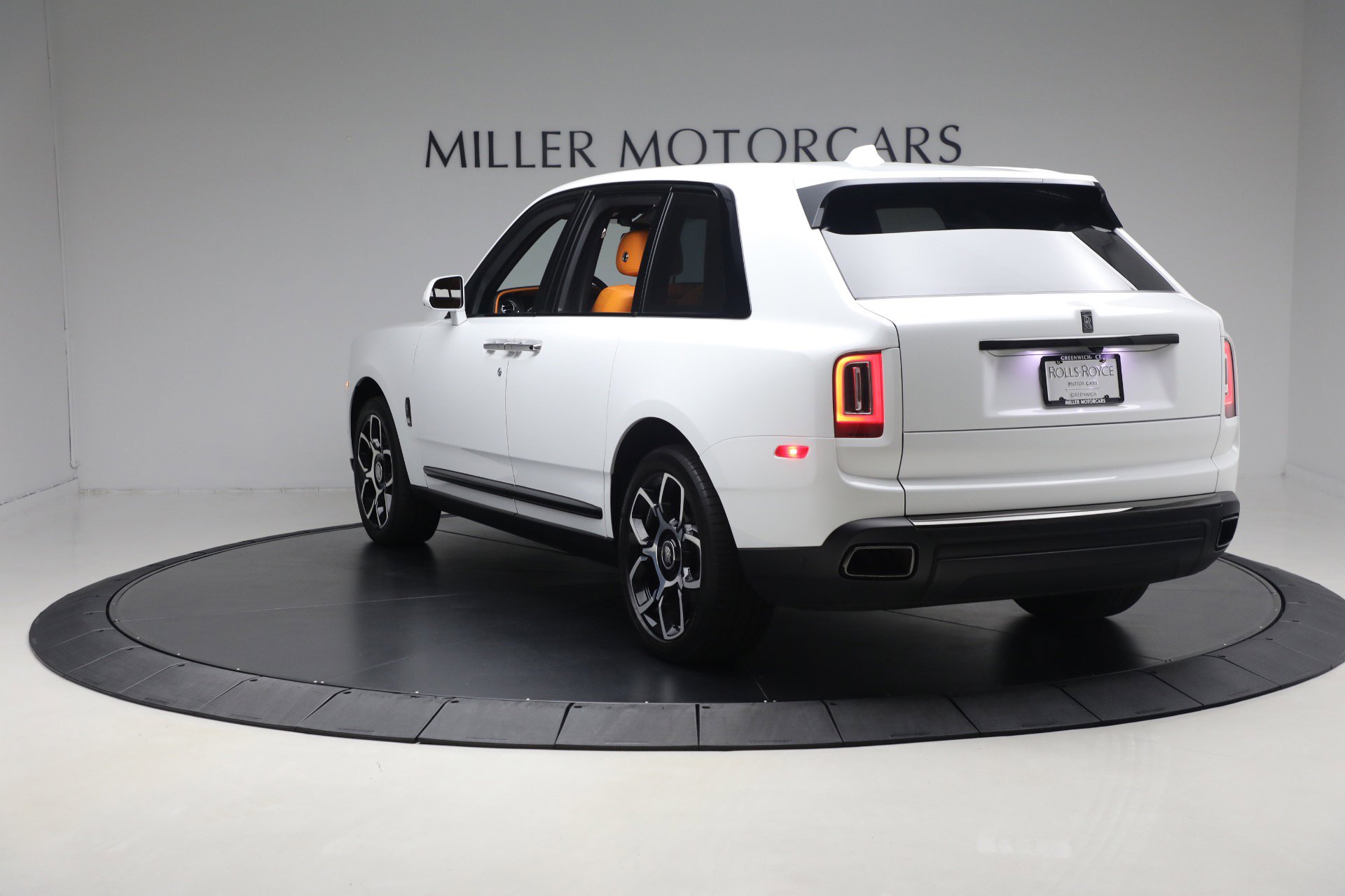 Certified 2022 Rolls-Royce Cullinan Black Badge image 8
