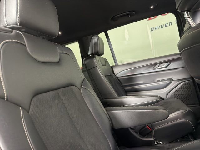 Used 2023 Jeep Grand Cherokee L Laredo AWD/4WD image 18