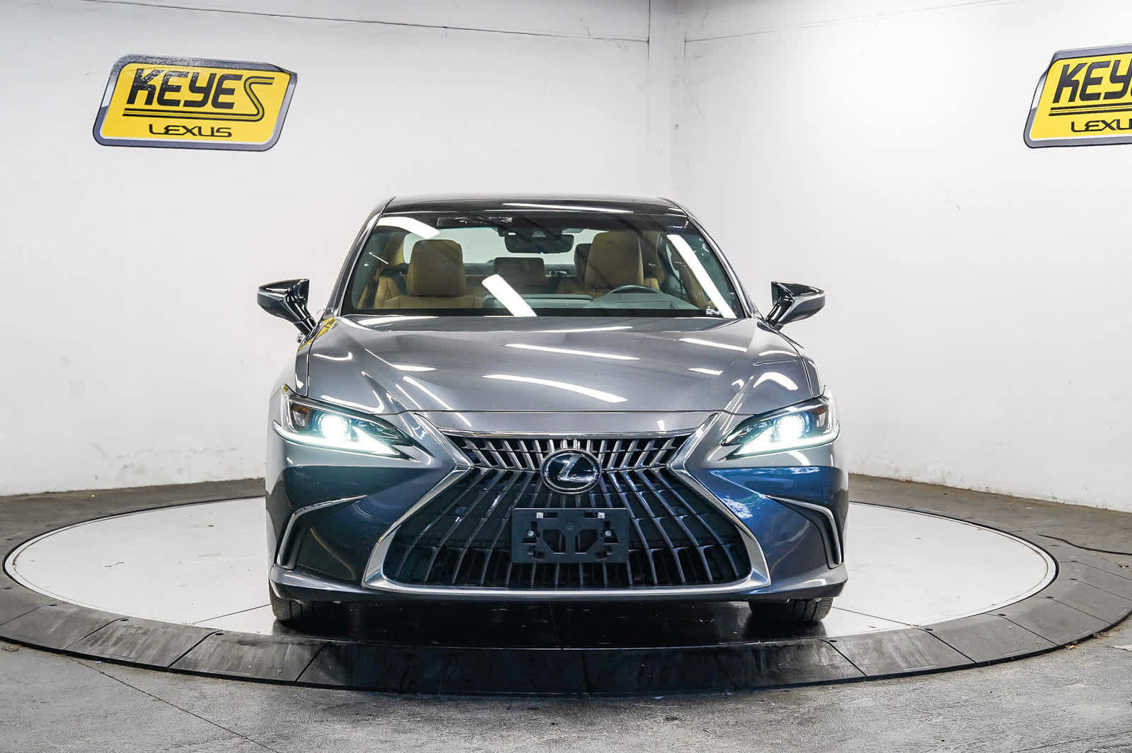Used 2024 Lexus ES 350 w/ Premium Package FWD image 6