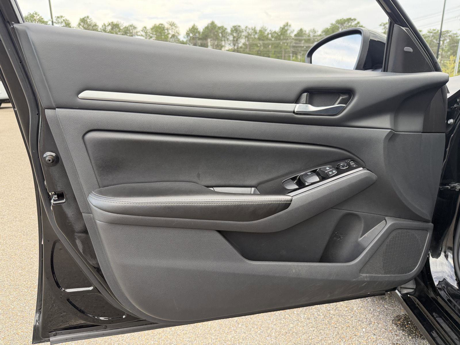 Used 2023 Nissan Altima 2.5 SV image 15